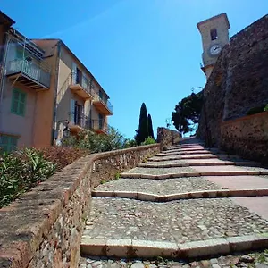 Cadre De Reve Vous Faites Le Menage- Very Good Prices But Have To Clea-n Th-e Flat Apartment